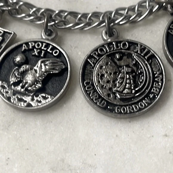 NASA Apollo Missions VII-XVII Large Charms Bracelet - Picture 4 of 7